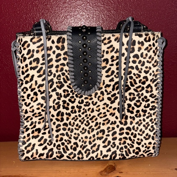 Trinity Ranch Handbags - Chic Leopard Print Tote with Black and Gray Details